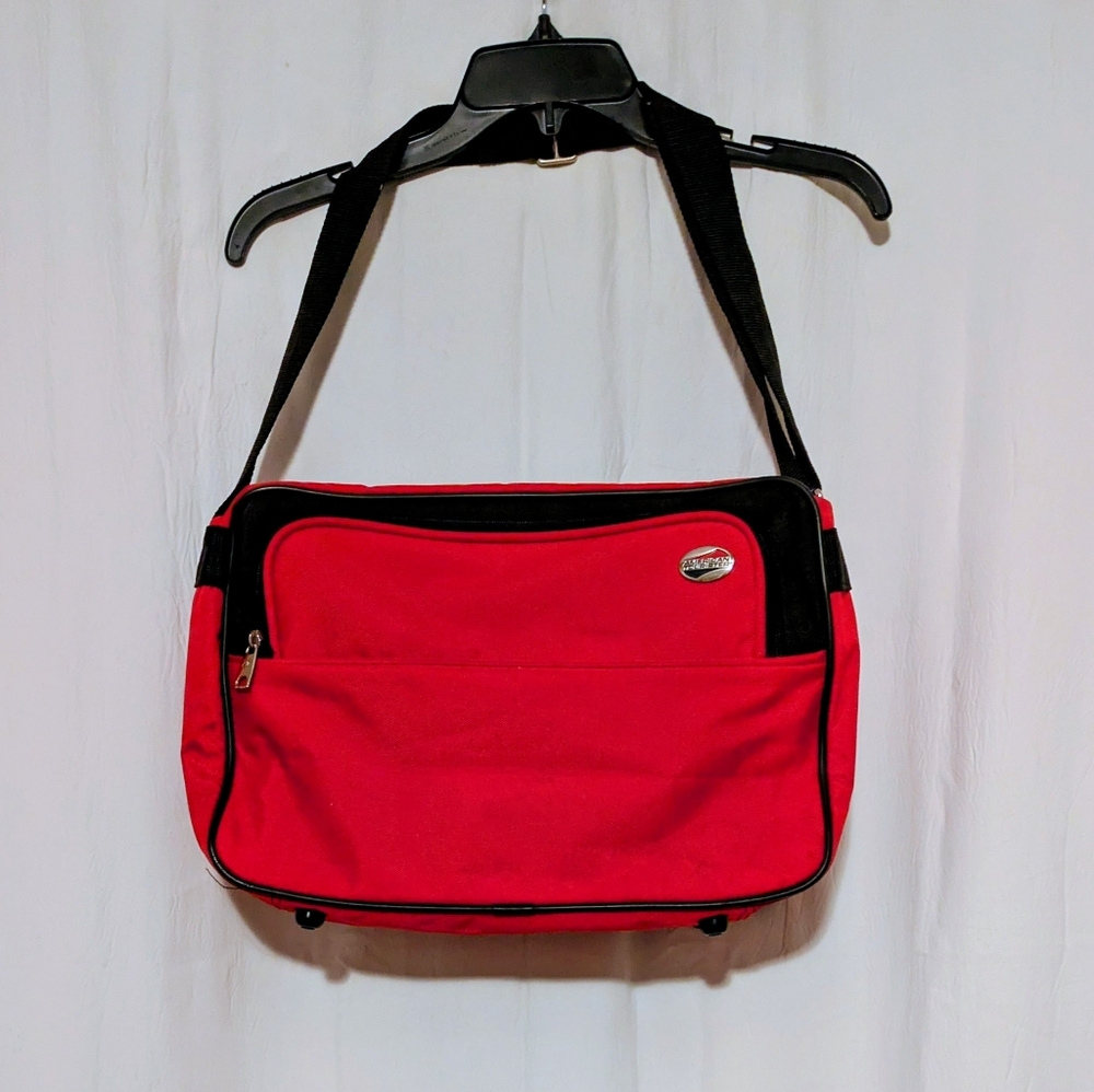 Luggage American Tourister Red and Black ToteTravel Bag 18 x 11